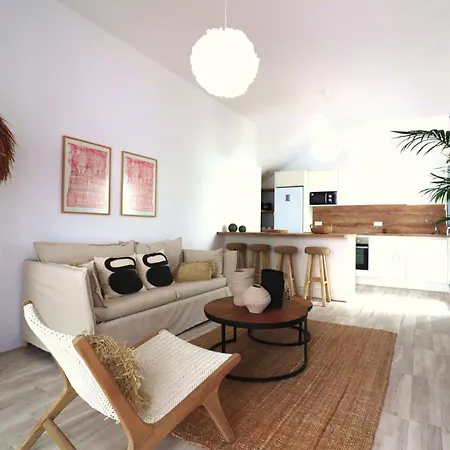 Apartment The Nine Graces-beach Ilya 80 Meters From The