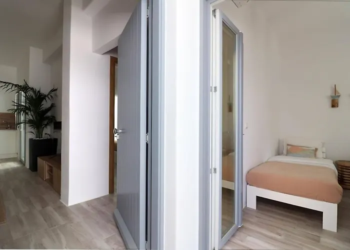 The Nine Graces-beach Ilya 80 Meters From The Agios Prokopios (Naxos)