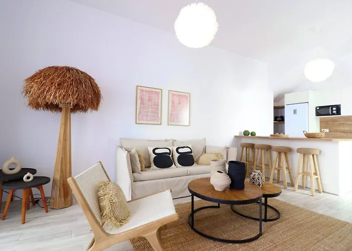 The Nine Graces-beach Ilya 80 Meters From The Apartment *