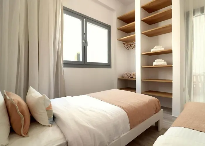 The Nine Graces-beach Ilya 80 Meters From The Agios Prokopios (Naxos)